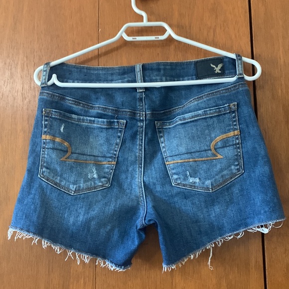 American Eagle High Waisted Super Stretch Shorts Size 6 - Picture 2 of 4